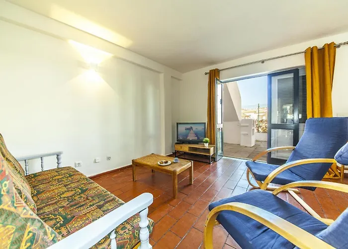 B20 - Sun And Pool * ラゴス