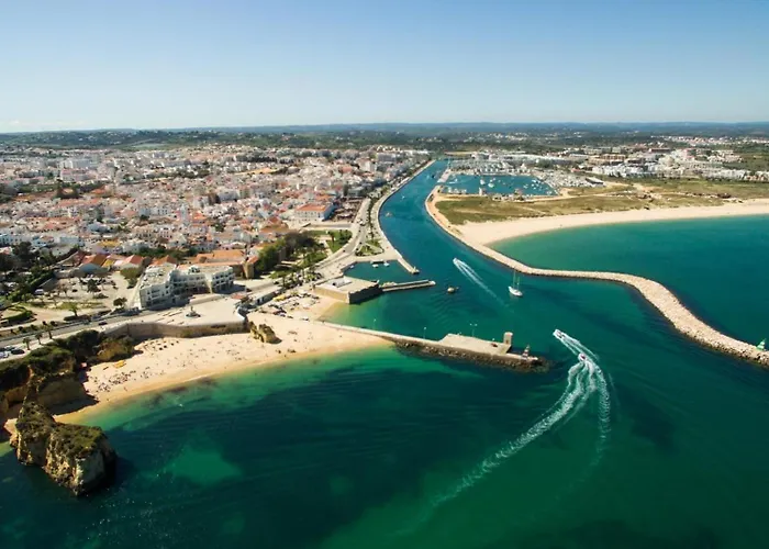 B20 - Sun And Pool *